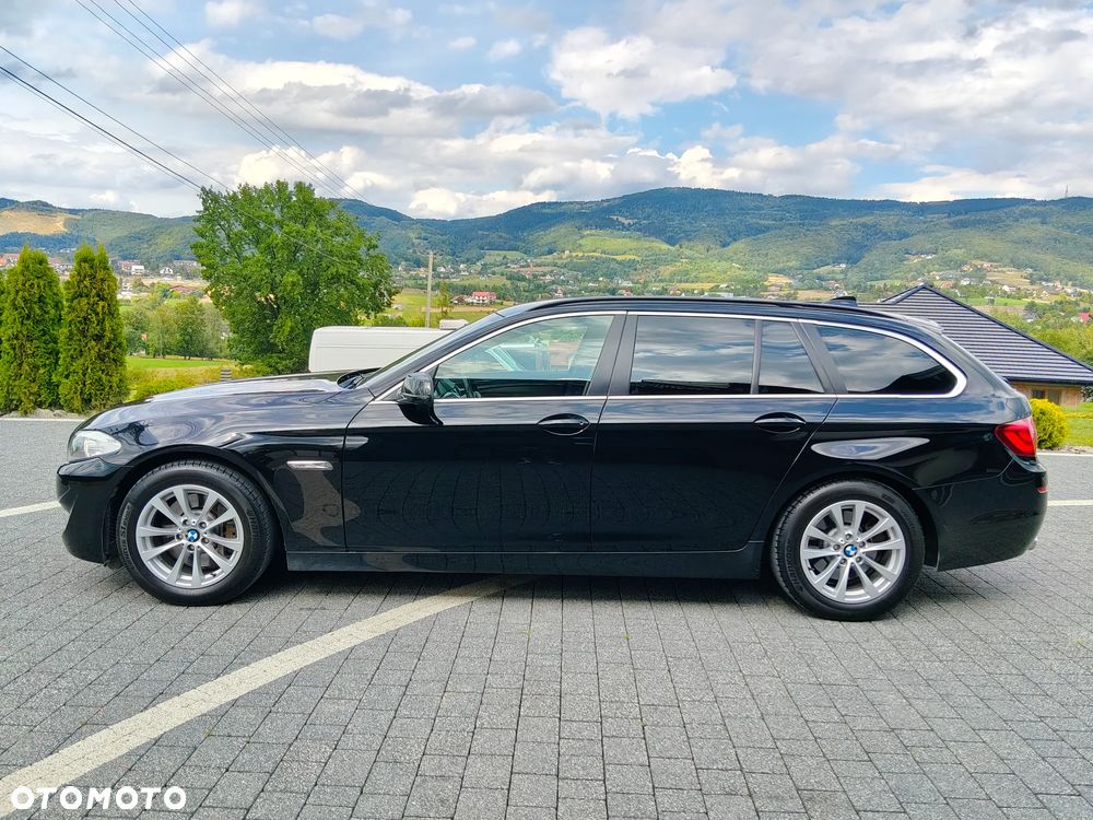 BMW Seria 5 525d xDrive Sport-Aut - 2