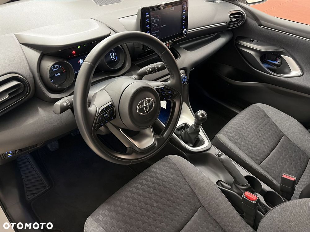 Toyota Yaris - 10