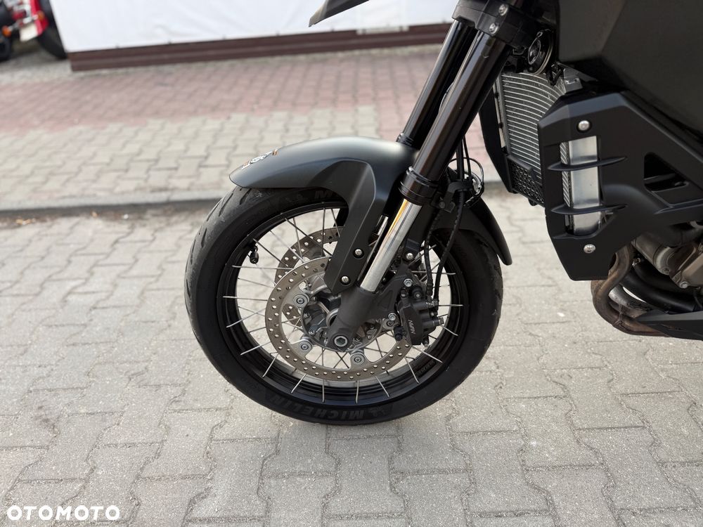 Honda VFR - 19