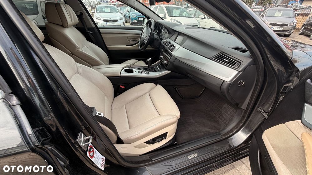BMW Seria 5 520d Luxury Line - 9