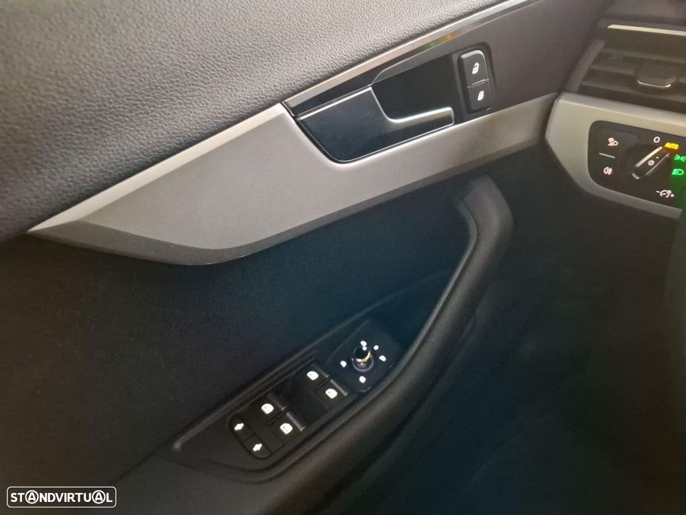 Audi A4 Avant 2.0 TDi Advance S tronic - 8