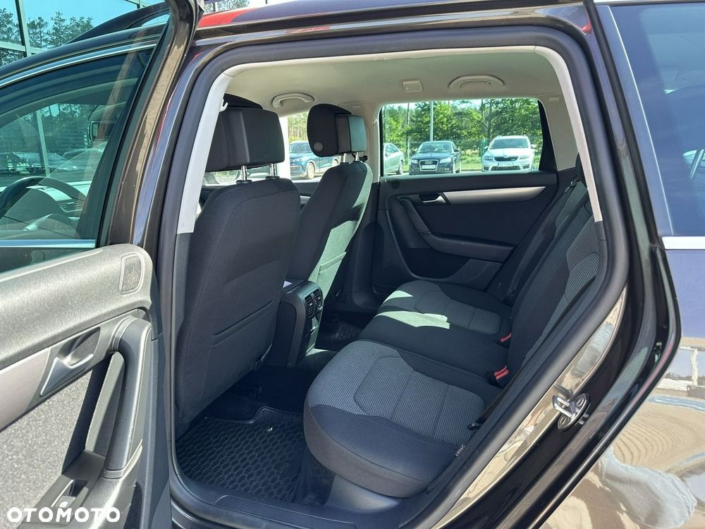 Volkswagen Passat Variant 2.0 Blue TDI DSG SCR Highline - 14