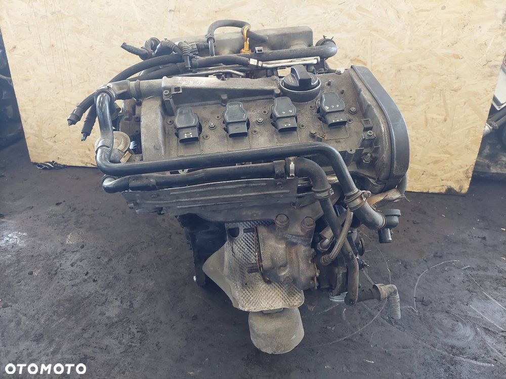 SILNIK BENZYNOWY + TURBOSPRĘŻARKA AUDI A6 C5 1.8 T AWT 058145703J - 4
