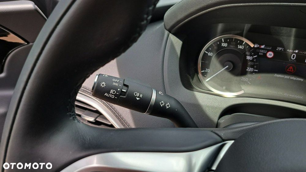 Jaguar XE - 27