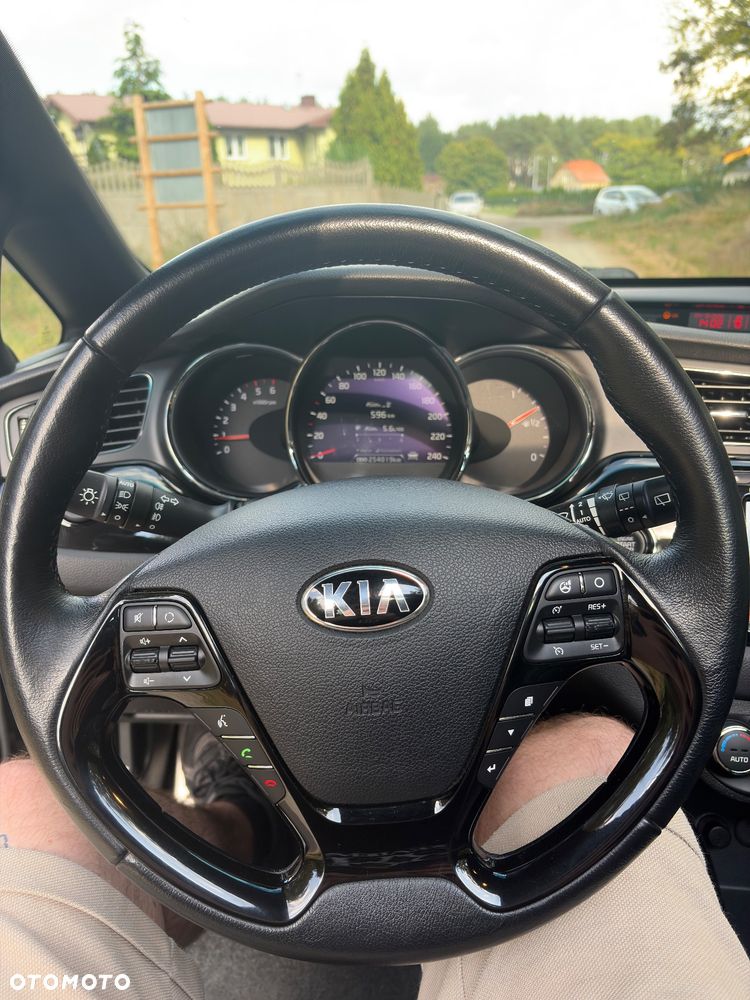 Kia Ceed - 15