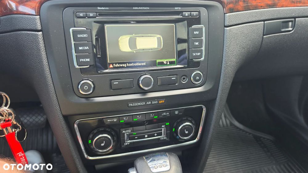 Skoda Superb 2.0 TDI DSG Elegance - 27