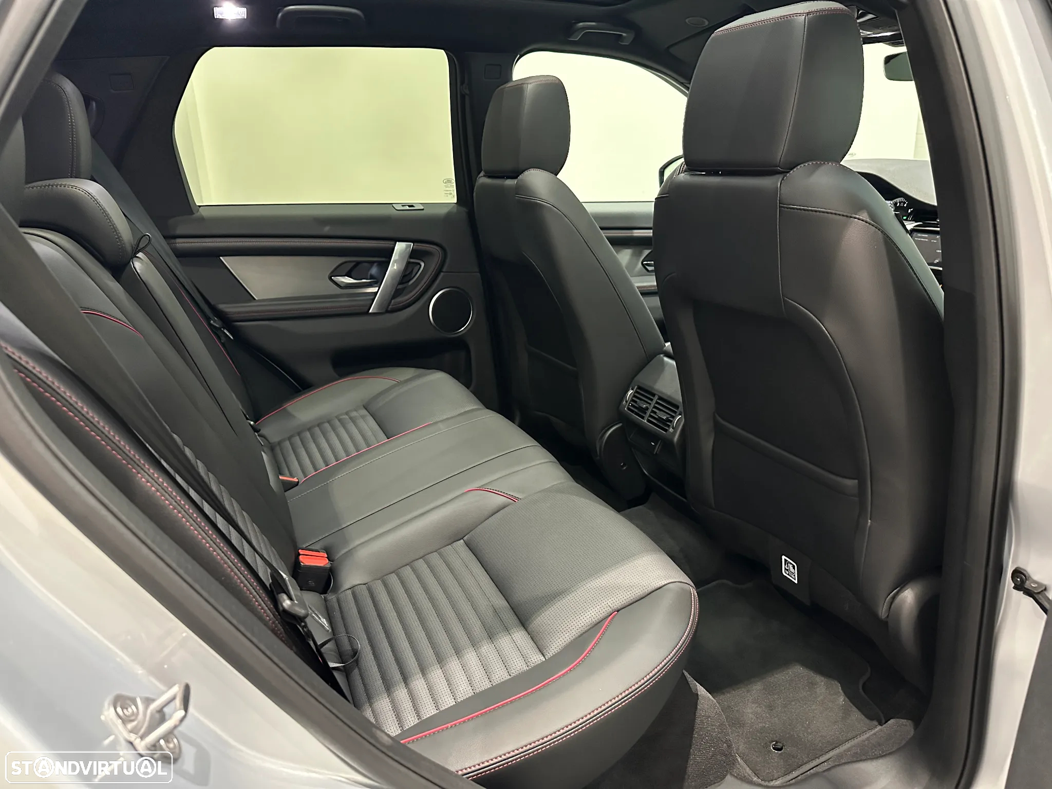 Land Rover Discovery Sport 1.5 I3 P300e AWD R-Dynamic S - 10