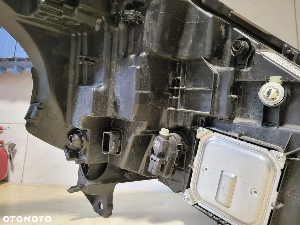 RENAULT TRAFIC PIERWSZY LIFT LED PURE VISION lewa prawa - 4