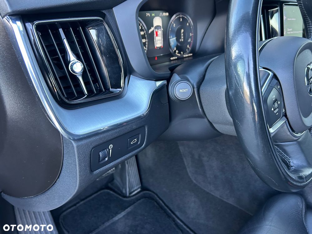 Volvo XC 60 - 21
