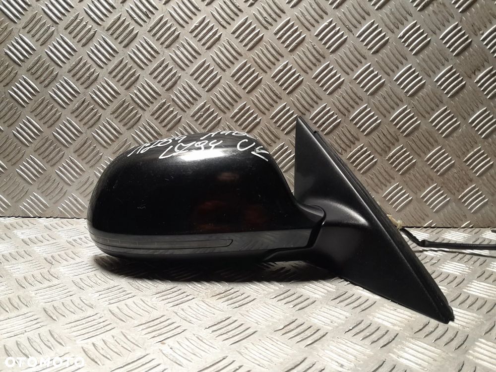 AUDI A4 B8 LUSTERKO PRAWE PRZEDNIE PRAWY PRZÓD KOLOR: LZ9Y UK