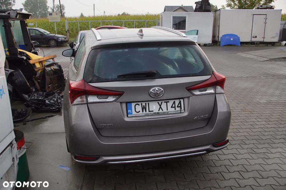 Auto na części - Toyota Auris II 1.6 Valvematic 132 KM 1ZR-FAE MTM 4V8 2015R Silnik Skrzynia Drzwi Szyba Klapa Lampa Lusterko Deska Kokpit Sterownik Moduł Czujnik Licznik Wyświetlacz Kierownica - 4
