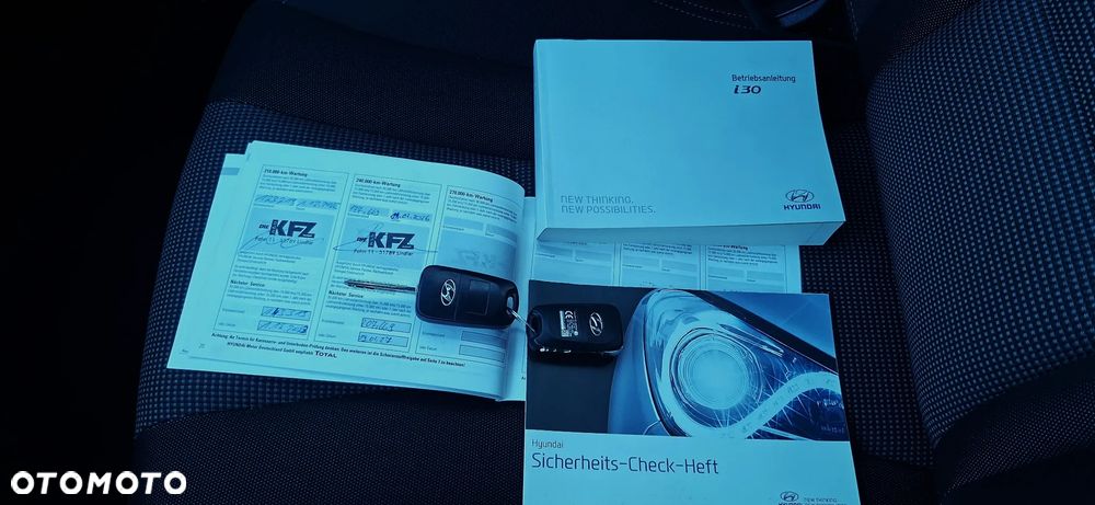 Hyundai i30 blue 1.4 Style - 13