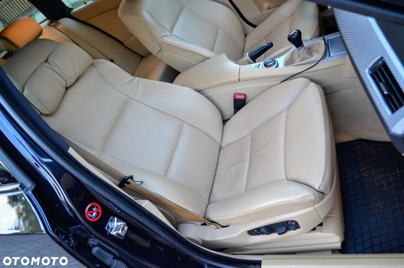 BMW Seria 5 525i Touring - 16