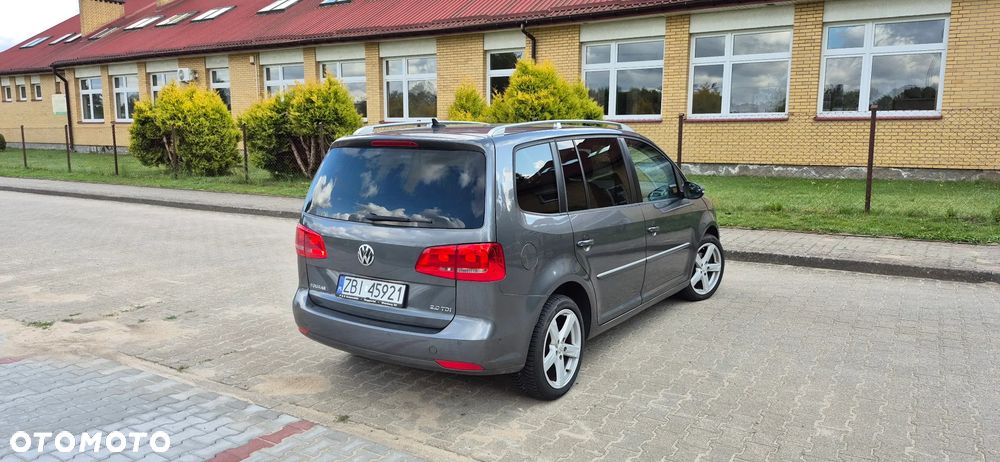 Volkswagen Touran 2.0 TDI DPF Highline Perfectline DSG - 8