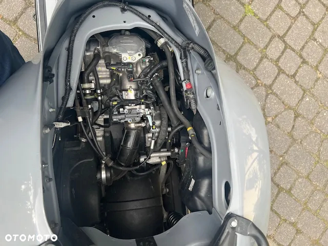 Vespa GTS - 11