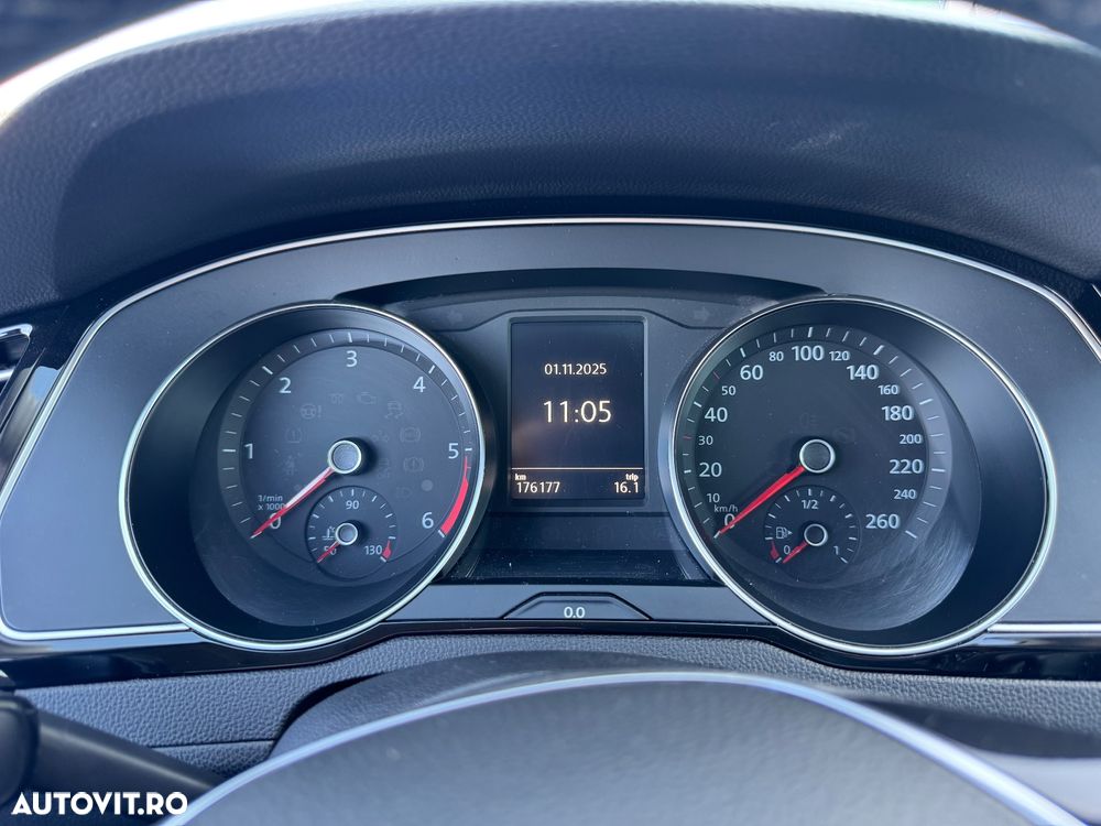 Volkswagen Passat - 16