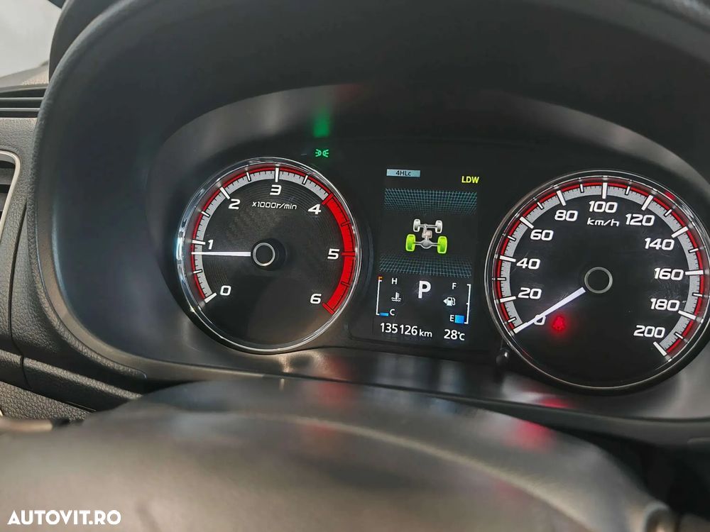 Mitsubishi L200 Double Cab 2.2 DI-D A/T Intense - 24