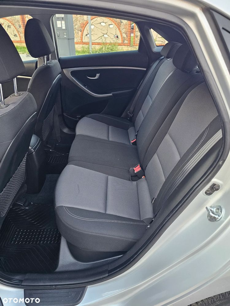 Hyundai i30 1.6 CRDI Trend - 13