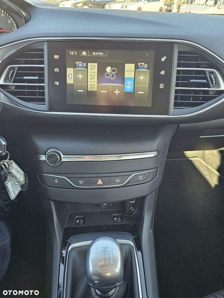 Peugeot 308 1.6 THP Access - 34
