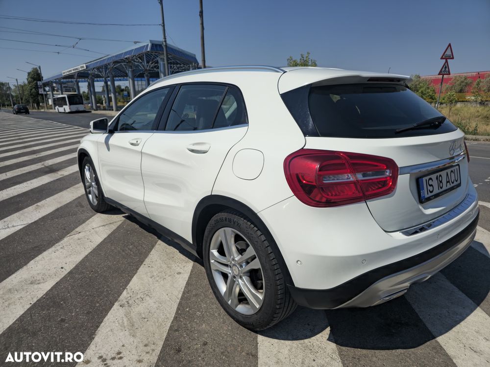 Mercedes-Benz GLA 180 d 7G-DCT - 4