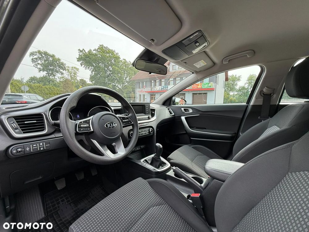 Kia Ceed 1.6 CRDi SCR M - 17