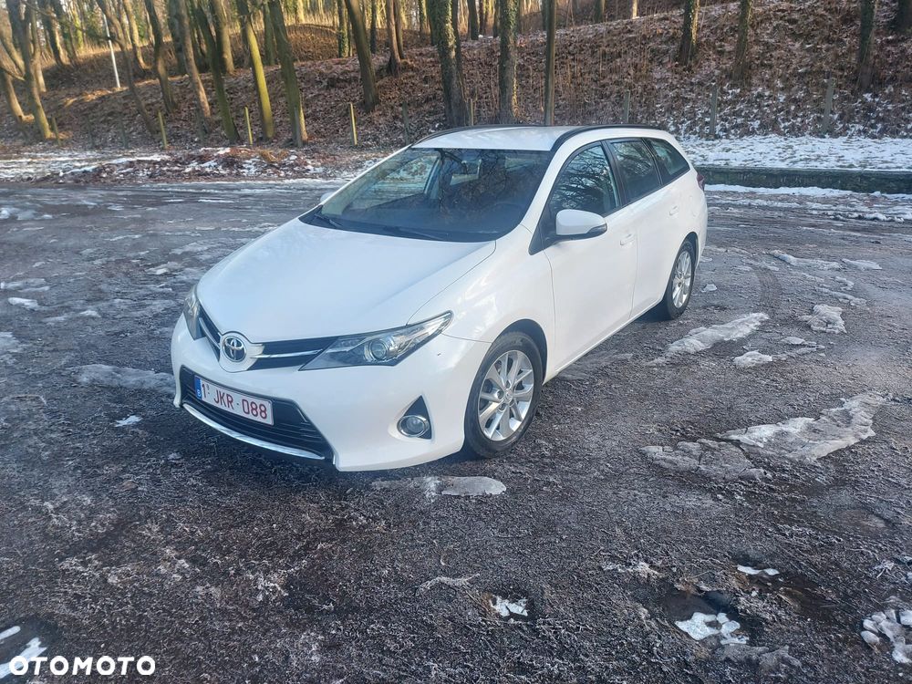 Toyota Auris 1.4 D-4D Design Edition - 8