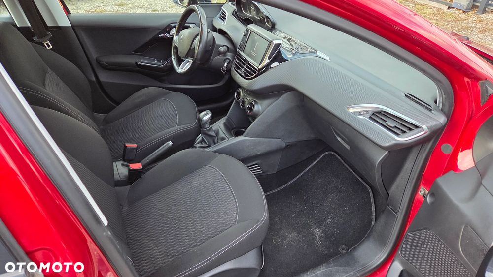 Peugeot 208 1.2 PureTech Allure - 9