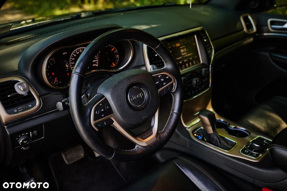 Jeep Grand Cherokee - 18