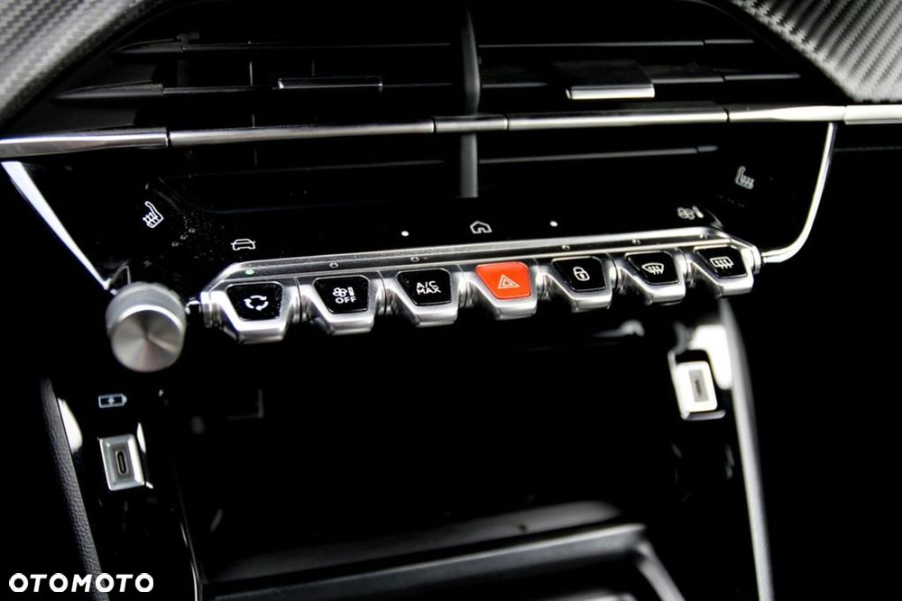 Peugeot 2008 1.2 PureTech Allure S&S EAT8 - 17