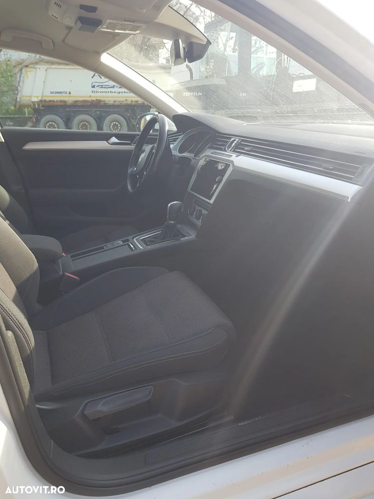 Volkswagen Passat 2.0 TDI SCR DSG Elegance - 5