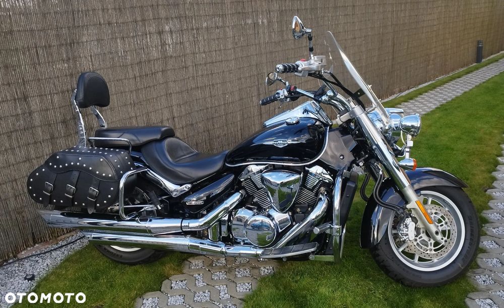 Suzuki Intruder - 1
