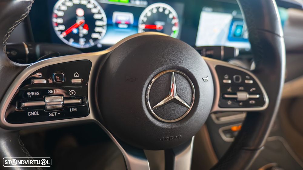 Mercedes-Benz E 300 e Exclusive Line - 17