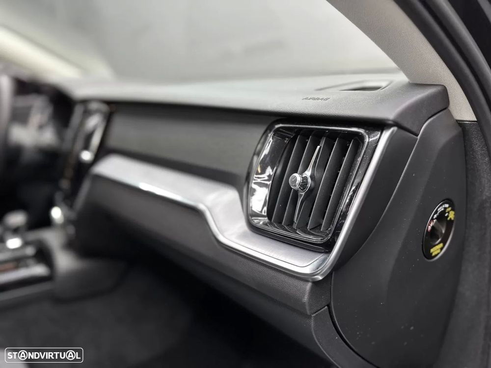 Volvo V60 2.0 T6 AWD TE Core - 21
