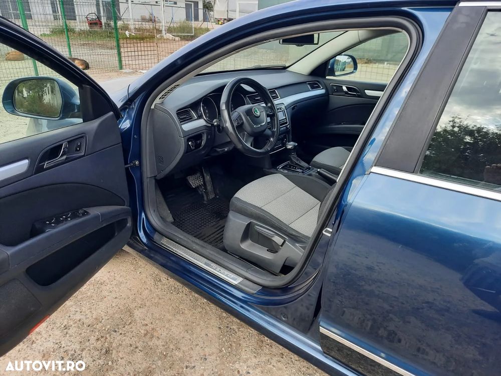 Skoda Superb 2.0 TDI DSG Comfort - 6