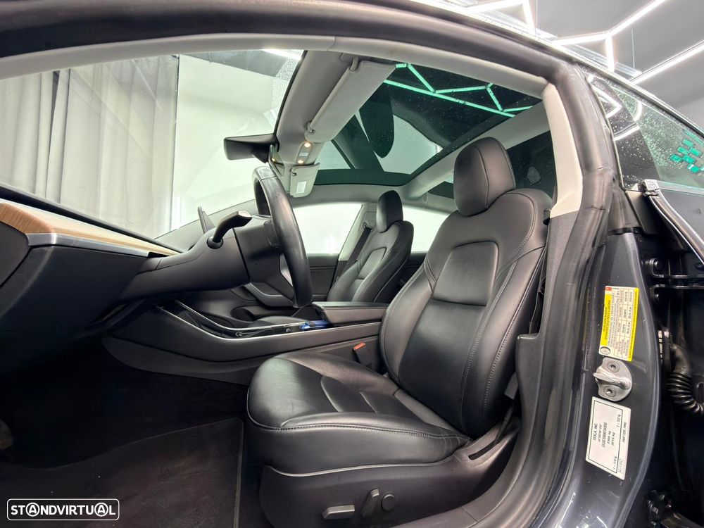 Tesla Model 3 Long-Range Dual Motor AWD - 17