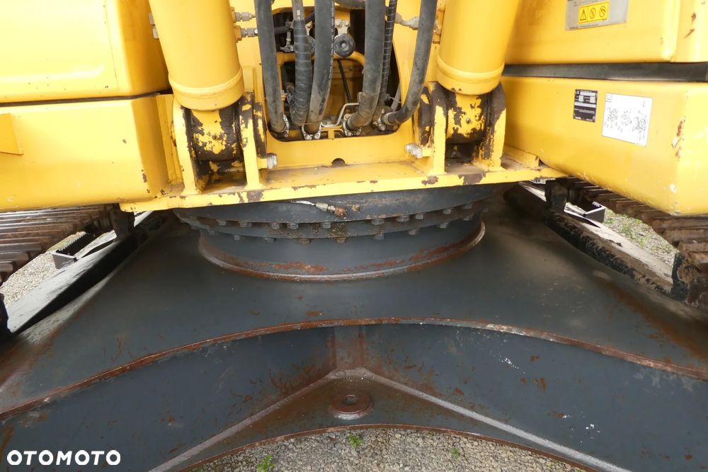 Komatsu PC 210LC-10 - 11