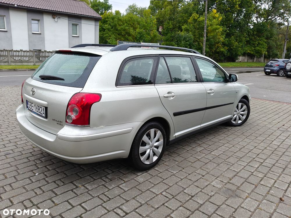 Toyota Avensis 2.0 D-4D Premium - 17