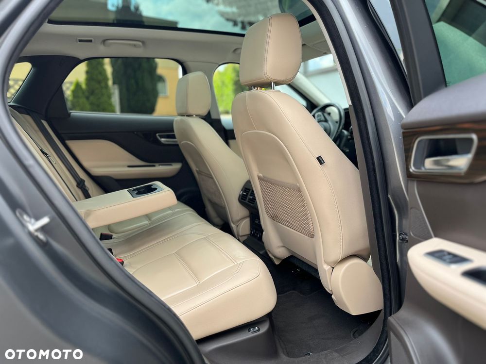 Jaguar F-Pace 2.0 i4D AWD Prestige - 33
