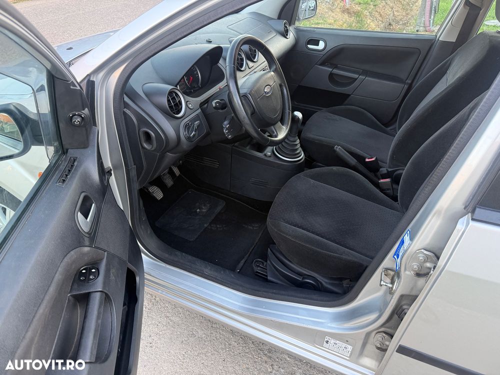 Ford Fiesta 1.3 Ghia - 5