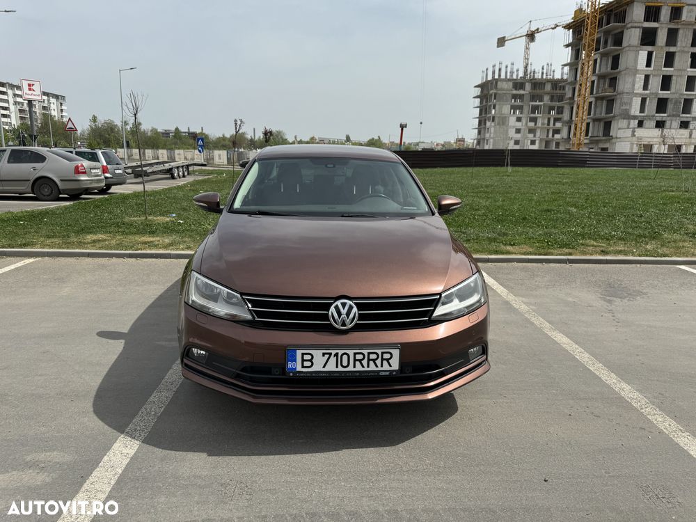 Volkswagen Jetta 2.0 TDI DSG Comfortline - 1