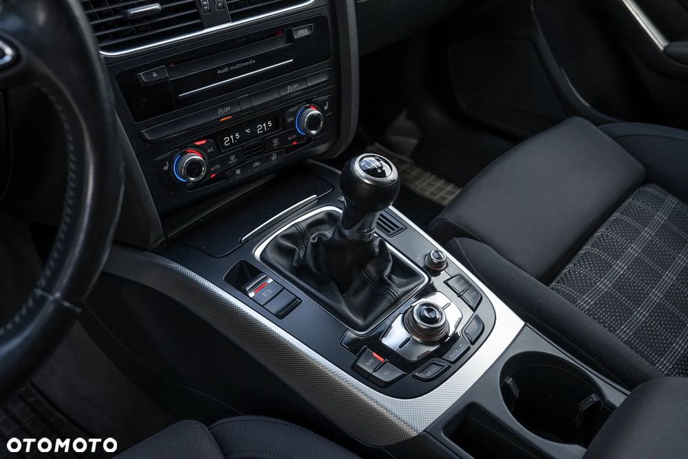 Audi A4 Avant 2.0 TDI DPF clean diesel quattro S line Sportpaket - 22