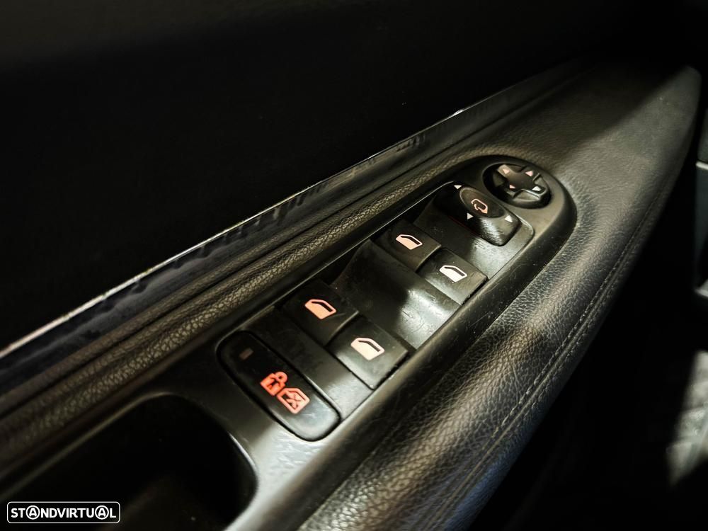 Peugeot 3008 2.0 HDi Hybrid4 Limited Edition - 38