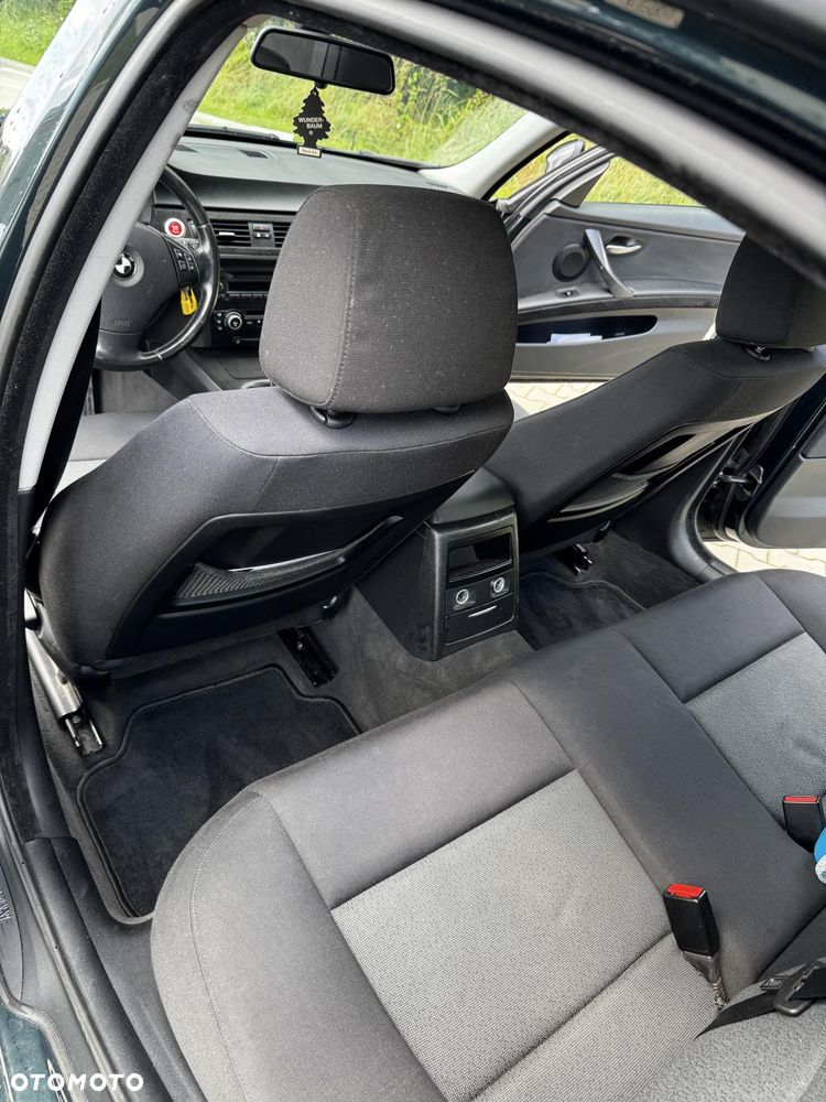 BMW Seria 3 320i - 9