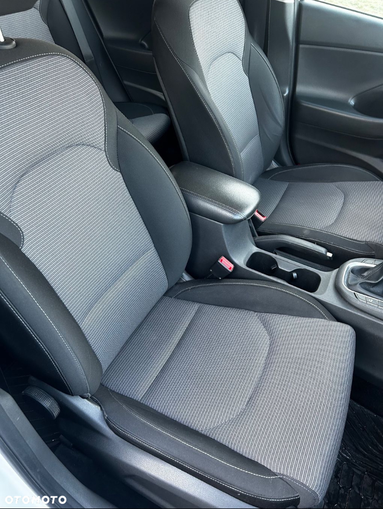 Hyundai i30 1.6 D Comfort - 22