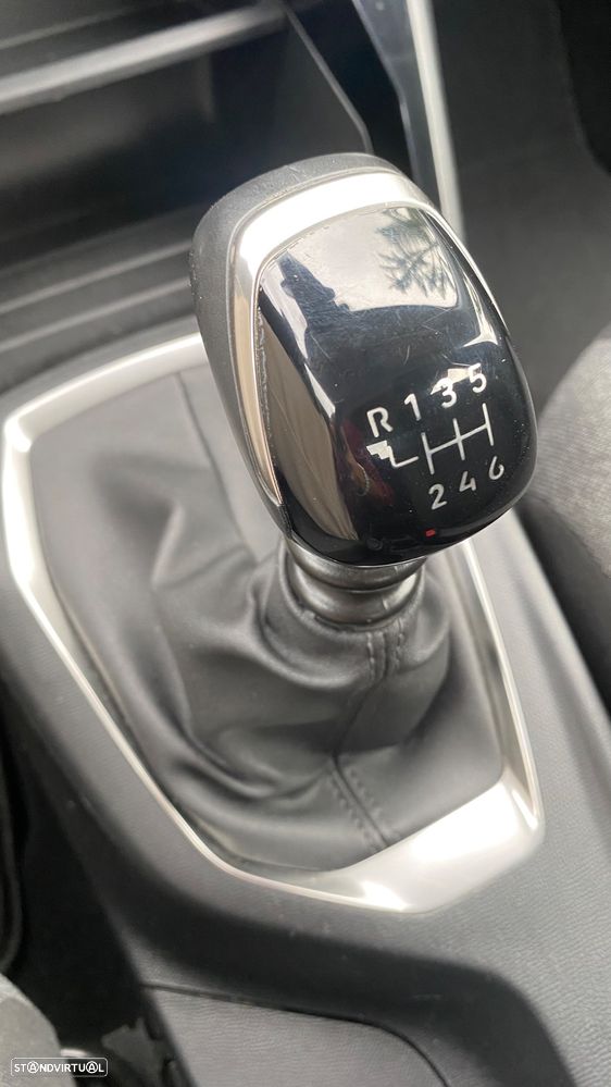 Peugeot 208 1.2 PureTech Active - 44