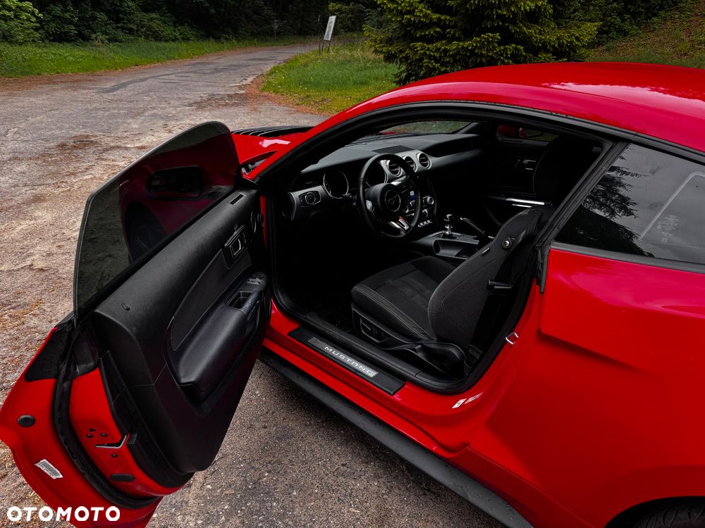 Ford Mustang - 25