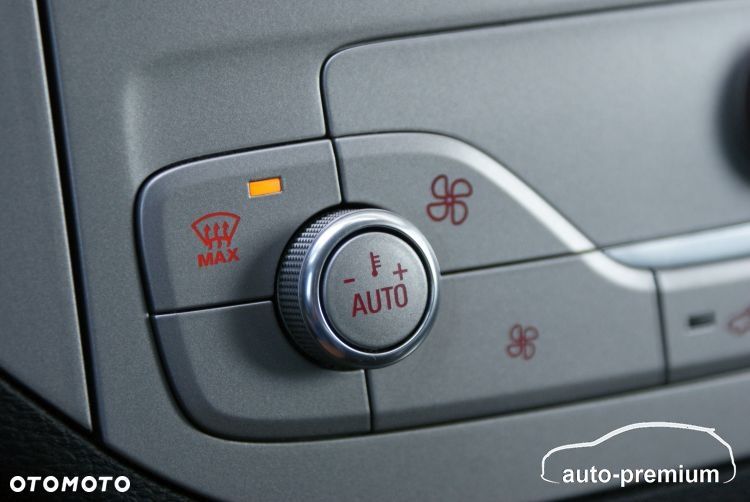 Ford Kuga 2.0 TDCi 4x4 Titanium - 23