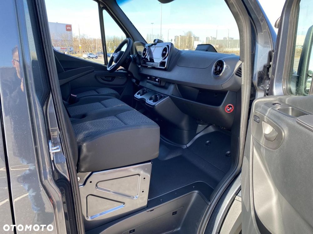 Mercedes-Benz Sprinter - 17