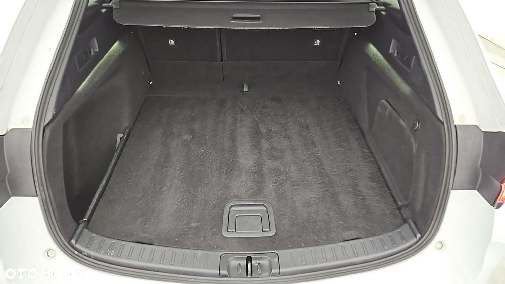 Toyota Corolla 2.0 Hybrid Executive - 22