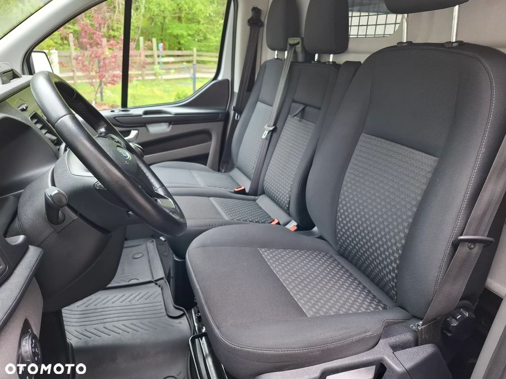 Ford Transit Custom - 11